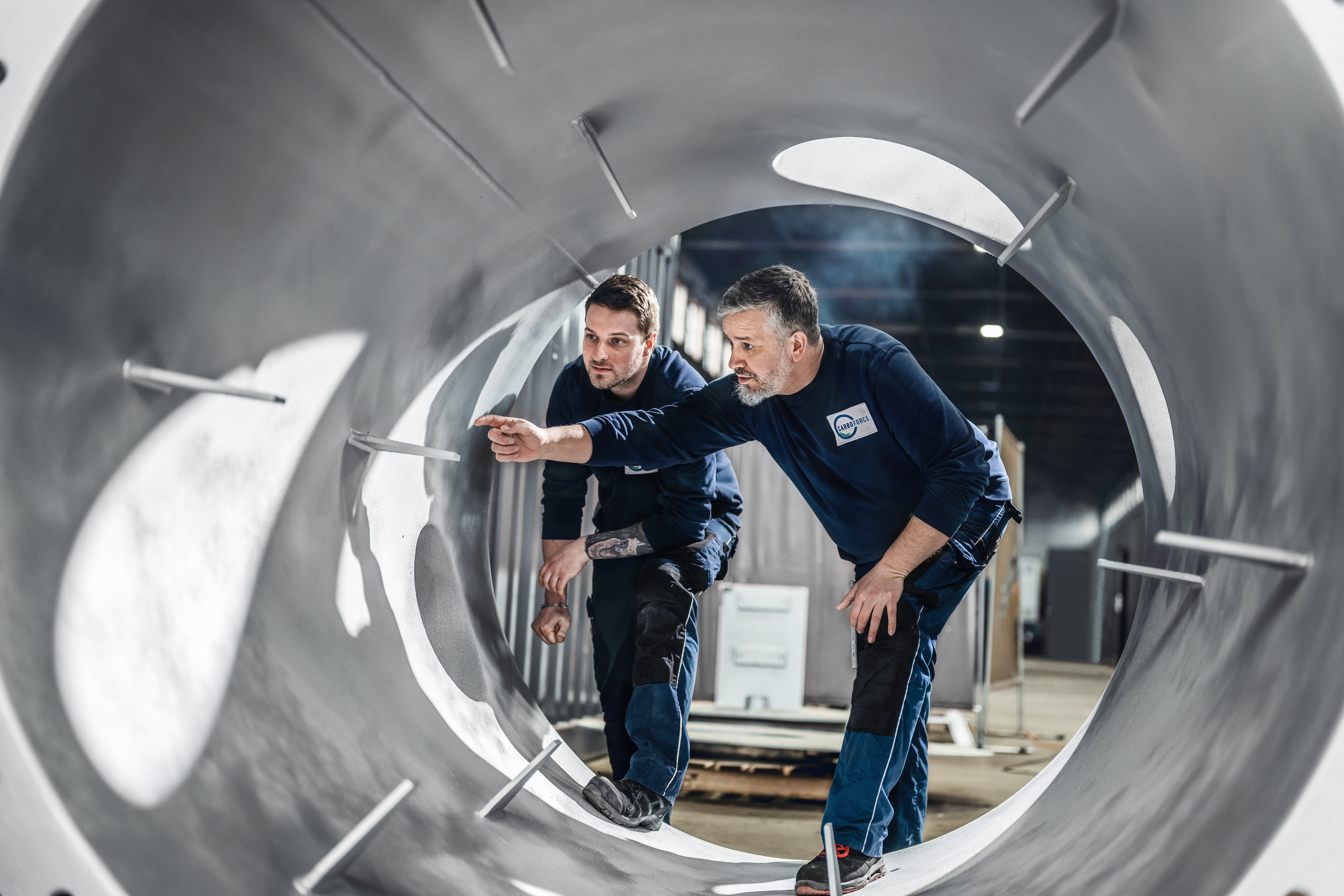 Carbo-FORCE employees in production 