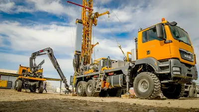 RB 65 mit Sonderausstattung für den Einsatz in der kasachischen Wüste mit automatisiertem Gestängehandhabungssystem 